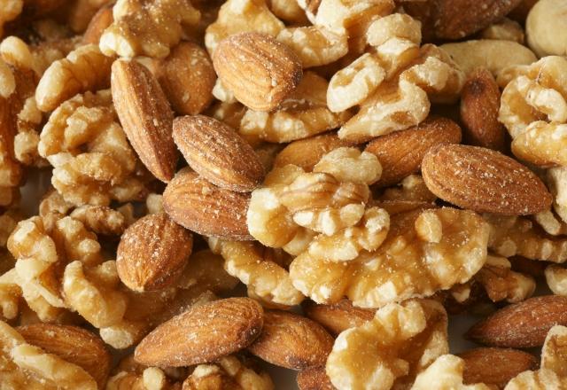 桜チップの燻製ナッツ極（270g）減塩2個セット　【 塩竃の藻塩 手作り ミックスナッツ おつまみ お酒のあて ビールのおつまみ 晩酌 家飲み 宅飲み カシューナッツ アーモンド クルミ 】