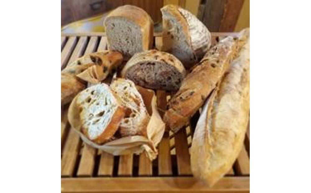 【天然酵母パン オ フルニル デュ ボワ】天然酵母パン屋のハード系パンセット　B（8点入）【パン 詰め合わせ ご当地グルメ バゲット 美味しいパン おいしい 朝食 ギフト 贈り物 ベーカリー セット ぱん 国産小麦 パンセット】