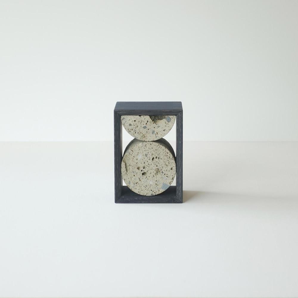 センダイフォルム ブックエンド02 ブラック【雑貨 日用品 文房具 ブックエンド インテリア デザイン 収納 オフィス 家庭 書斎 整理 整頓 モダン シンプル コンパクト 人気 便利 プレゼント ギフト 机上 知的 文房具 用品ステーショナリー】