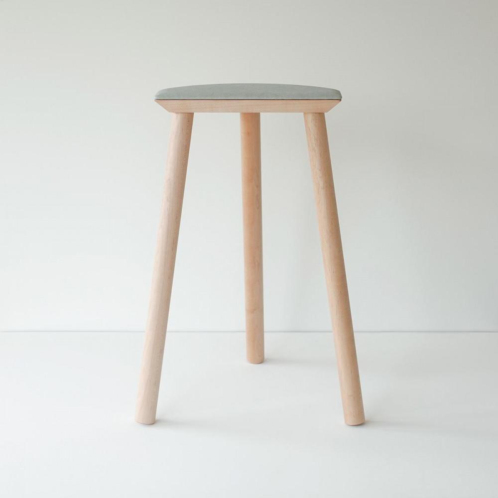 センダイフォルム×山ノ頂 シカガワスツール 鹿革 550 銀鼠【アウトドアグッズ 家具 工芸品 スツール 鹿革 人気 和装 インテリア ファニチャー クラフト 民芸品 仙台市 チェア デザイン 和風 伝統的 自然素材 エコフレンドリー リビング ダイニング】