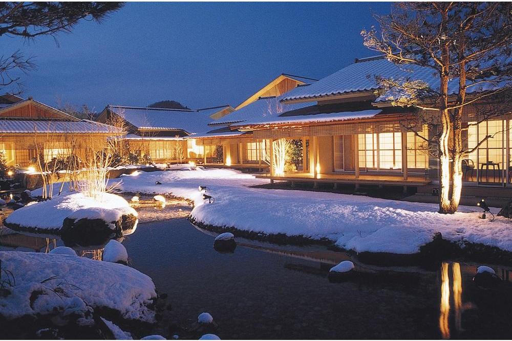 【茶寮宗園】1泊2食付 ペア宿泊券《【離れ・泰山】露天風呂付和室15畳+10畳》