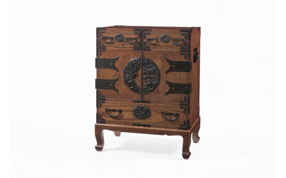 仙台箪笥　二尺猫足　両開き　拭き漆【伝統 工芸品 グッドデザイン賞 タンス たんす 和タンス 仙台】