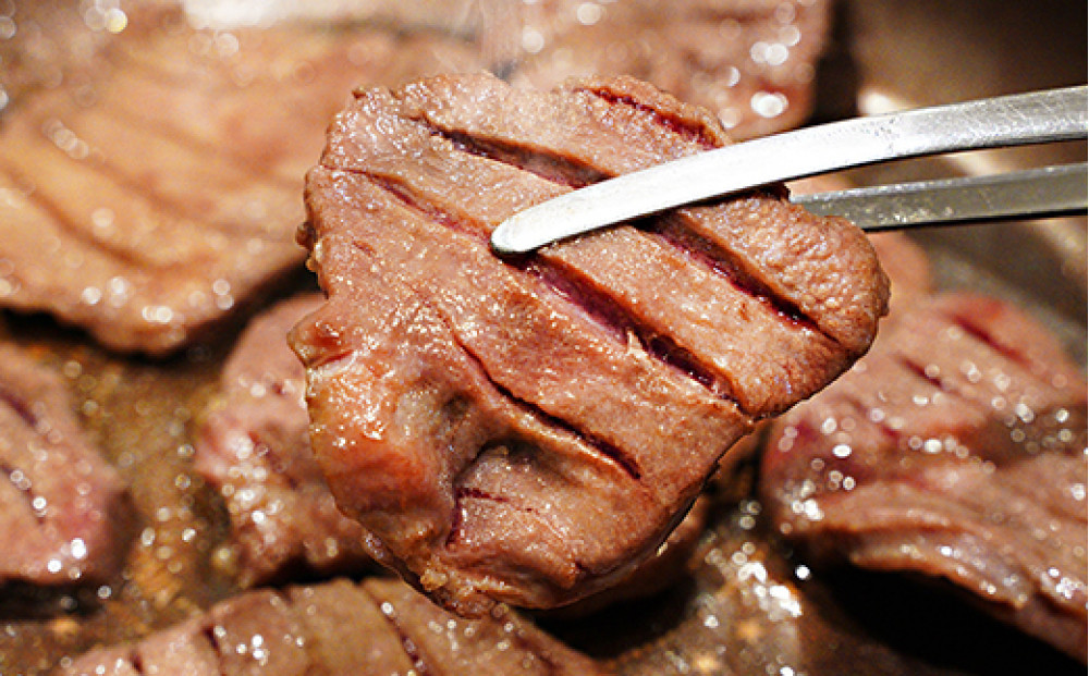 仙台名物 厚切り牛たん塩味 8mm 1,000g（500g×2P）