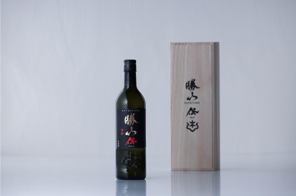 勝山 純米大吟醸 伝（でん）　【お酒・日本酒・純米大吟醸酒】