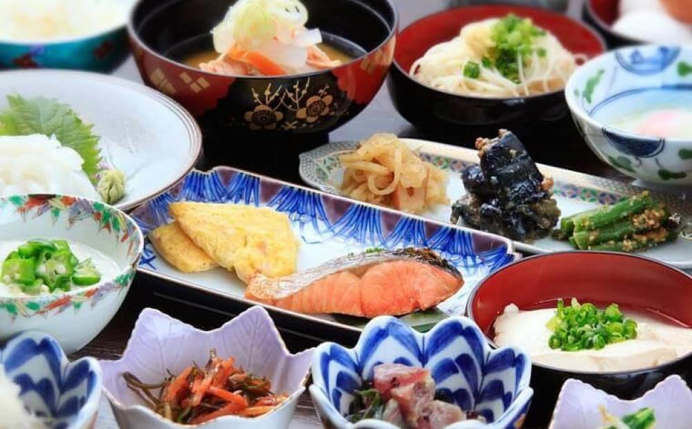 【篝火の湯　緑水亭】平休日1泊2食付 ペア宿泊券《【さくら館】和室10畳》