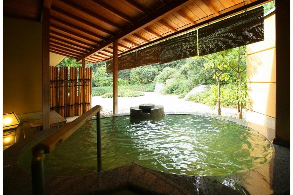 【茶寮宗園】1泊2食付 ペア宿泊券《【離れ・泰山】露天風呂付和室15畳+10畳》