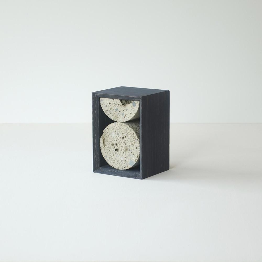 センダイフォルム ブックエンド02 ブラック【雑貨 日用品 文房具 ブックエンド インテリア デザイン 収納 オフィス 家庭 書斎 整理 整頓 モダン シンプル コンパクト 人気 便利 プレゼント ギフト 机上 知的 文房具 用品ステーショナリー】