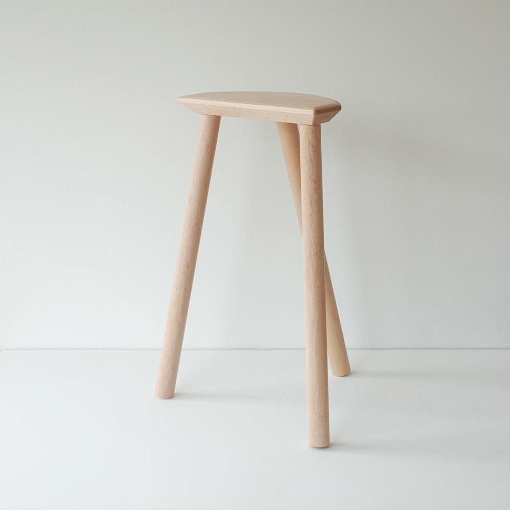 センダイフォルム シカガワスツール 板座 550【アウトドアグッズ 家具 工芸品 スツール 鹿革 人気 和装 インテリア ファニチャー クラフト 民芸品 仙台市 チェア デザイン 和風 伝統的 自然素材 エコフレンドリー リビング ダイニング】