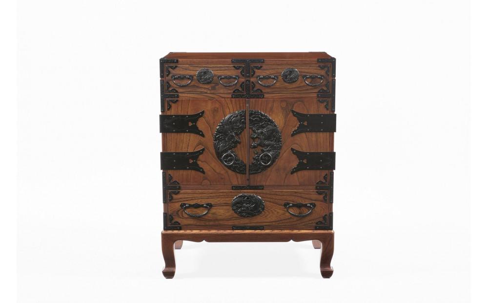 仙台箪笥　二尺猫足　両開き　拭き漆【伝統 工芸品 グッドデザイン賞 タンス たんす 和タンス 仙台】