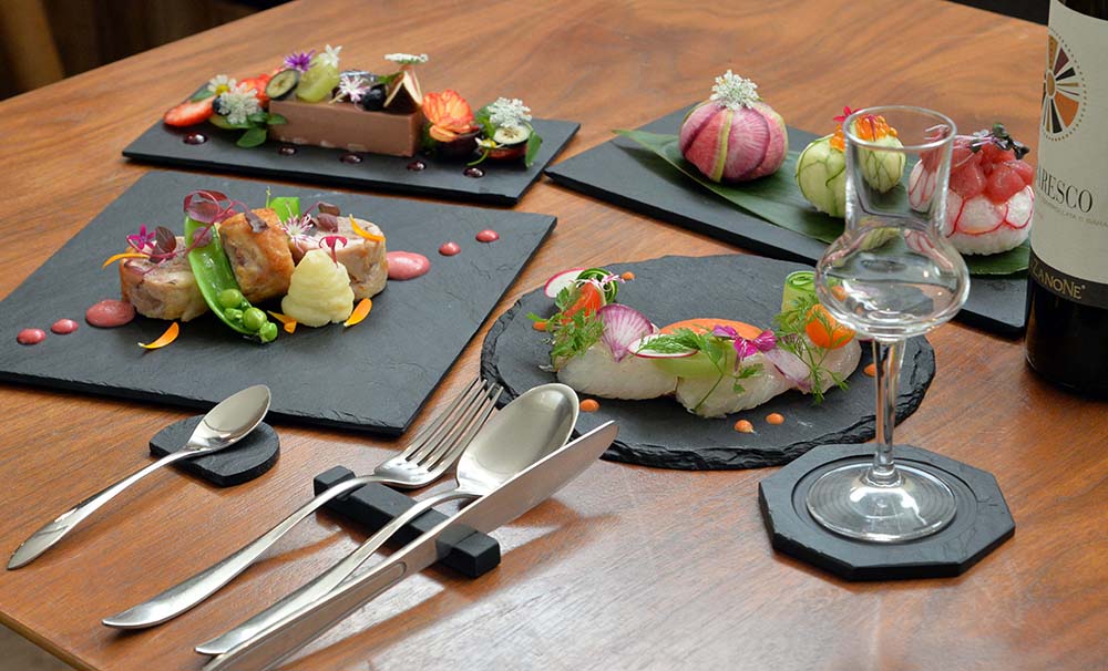 雄勝石 石皿 半月 ラフカット 天然石 皿 食器 硯石 石 伝統