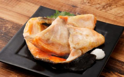 【訳あり】塩銀鮭かま　270g×12パック入　【04203-0717】