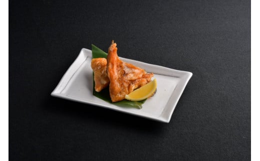 ◆ 訳あり ◆ 塩銀鮭かま 1kg (270g×4) 冷凍 小分け (年内発送 申込〆切12月25日)【 訳あり 規格外 不揃い 鮭 銀鮭 サーモン かま 魚介 海産物 海鮮 宮城県 塩竈市 三晃食品 】 SH00001