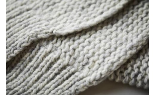 ≪グレー×白≫【気仙沼ニッティング】カシミヤストール [気仙沼ニッティング 宮城県 気仙沼市 20563312-8]