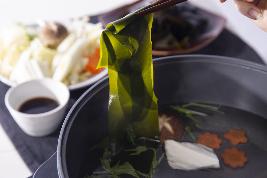 【期間限定発送】 新物 わかめ & めかぶ しゃぶしゃぶ セット 各1kg 計2kg [さんりくみらい 宮城県 気仙沼市 20564183] 三陸産 国産 生 ワカメ メカブ 冷蔵 季節限定