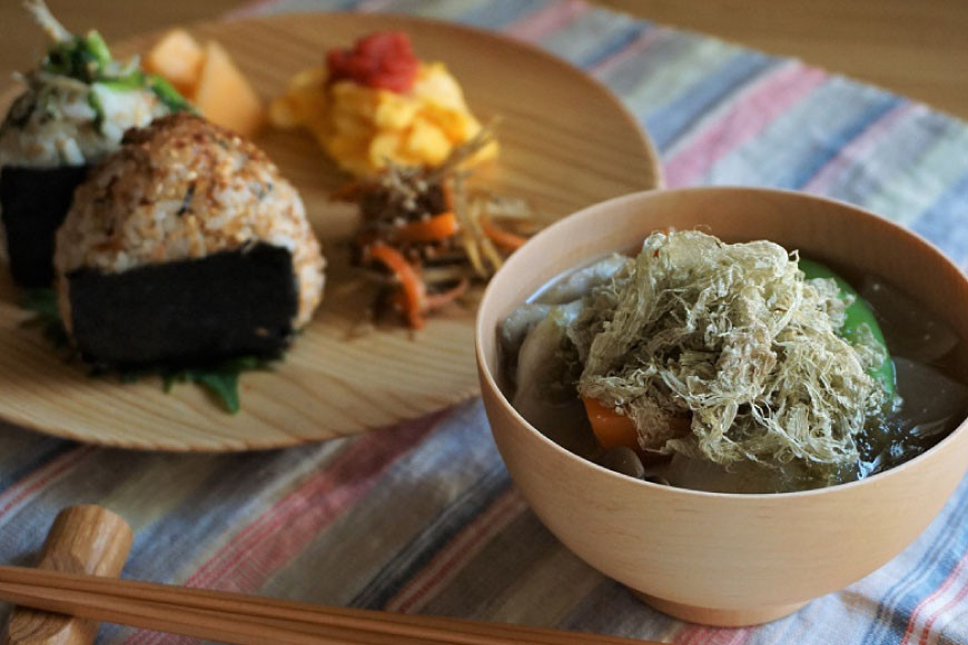 伝統の味と香り 三陸産 とろろ昆布 22g×5袋 [小野徳 宮城県 気仙沼市 20565027] 海藻 乾物 海産物 とろろ 昆布 簡単調理 トッピング