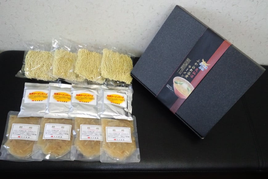新仙台藩名物・気仙沼ふかひれ姿煮ラーメン４食入り [丸光製麺 宮城県 気仙沼市 20563383]