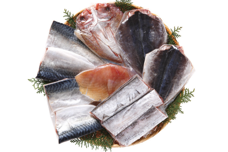 凍眠市場 三陸沖産 干物セットB 5種 計1350g ( さば 300g×2 アジ 150g×2 タイ 150g タチウオ 200g エイヒレ 100g） [シャディ 宮城県 気仙沼市 20564018] 冷凍