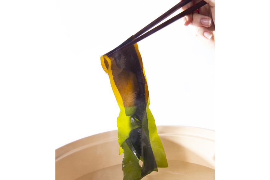 【期間限定発送】 新物 わかめ & めかぶ しゃぶしゃぶ セット 各1kg 計2kg [さんりくみらい 宮城県 気仙沼市 20564183] 三陸産 国産 生 ワカメ メカブ 冷蔵 季節限定