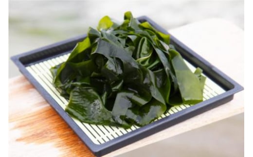 三陸産 塩蔵 わかめ 1kg×2袋 & 茎わかめ 500g×2袋 [さんりくみらい 宮城県 気仙沼市 20564806] 三陸 海産 海産物 詰め合わせ 三陸産わかめ 塩蔵わかめ ワカメ 若芽