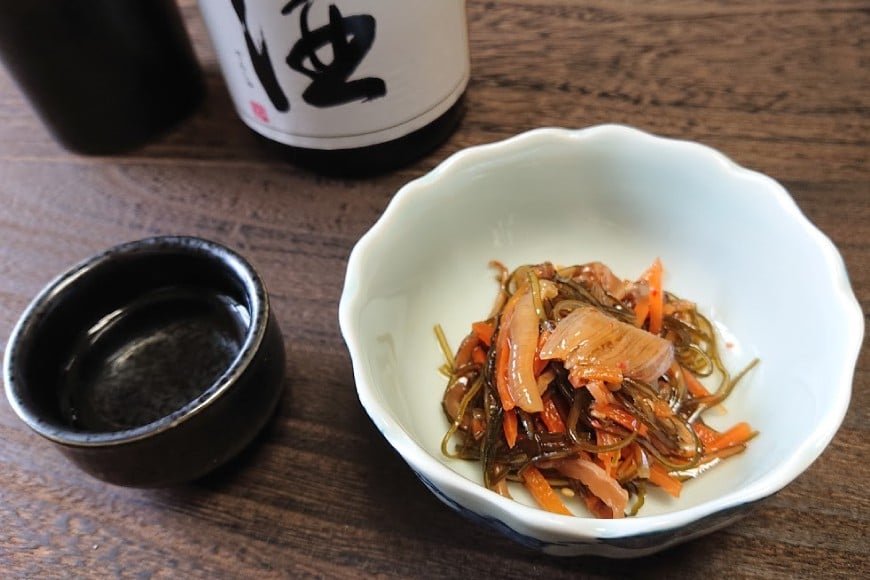 気仙沼産 ふかひれ入り 松前 しょうゆ漬け 150g ×2個 計300g [SUNPLUS 宮城県 気仙沼市 20565765] フカヒレ ふかひれ 松前漬け 三陸 おつまみ おかず ご飯のお供