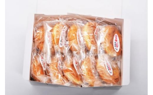 【気仙沼のソウルフード】揚げパン 80g×10個（冷凍） [菓匠 紅梅 宮城県 気仙沼市 20563970] パン 揚げパン あんこ こしあん しっとり もちもち 小分け 冷凍