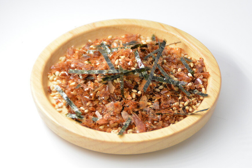 3回 定期便 三陸気仙沼 かつをふりかけ＆海のふりかけ 各1袋 ×3回 計3袋 [豊洋海産流通 宮城県 気仙沼市 20565046] ふりかけ 三陸 加工品 鰹節 鰹 かつお カツオ ごはん お茶漬け おひたし パリパリ メール便