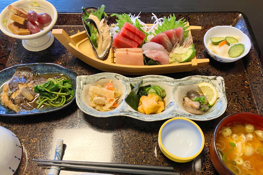 宿泊券 気仙沼 民宿食堂 十八鳴 1万円分 [十八鳴 宮城県 気仙沼市 20565616] チケット 宿泊 体験 旅行 旅 たび 食事 観光