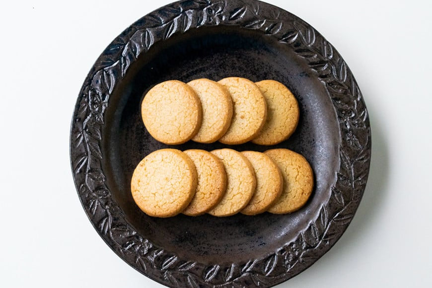 SAIKICHI BUTTER COOKIE 缶入り 32枚（2種類・各16枚） [斉吉商店 宮城県 気仙沼市 20563877] お菓子 スイーツ クッキー バタークッキー 缶 詰め合わせ 洋菓子 つまみ 塩バター チーズ