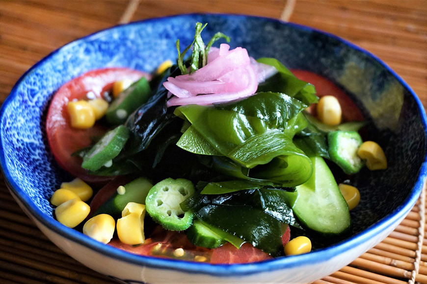 【2つの食感】 三陸産 サラダわかめ 170g ×1袋 [小野徳 宮城県 気仙沼市 20565559] 海藻 ワカメ わかめ 若布 塩蔵わかめ 塩蔵 コリコリ シャキシャキ 冷蔵