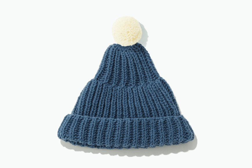 【気仙沼ニッティング】ポンポン帽子（春の海）ポンポンカラー：生成り [気仙沼ニッティング 宮城県 気仙沼市 20563308-2]