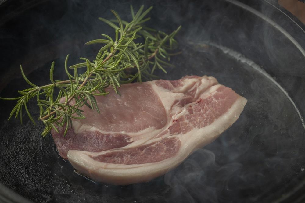 豚肉 『もちぶた』ロース ソテー・とんかつ用  750g ( 約150g × 5枚 )