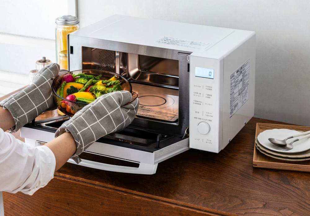 オーブンレンジ 18L ホワイト 自動メニュー11種類  アイリスオーヤマ オーブン グリル レンジ 遠赤ツインヒーター MO-F1809-CW 電子レンジ アイリス