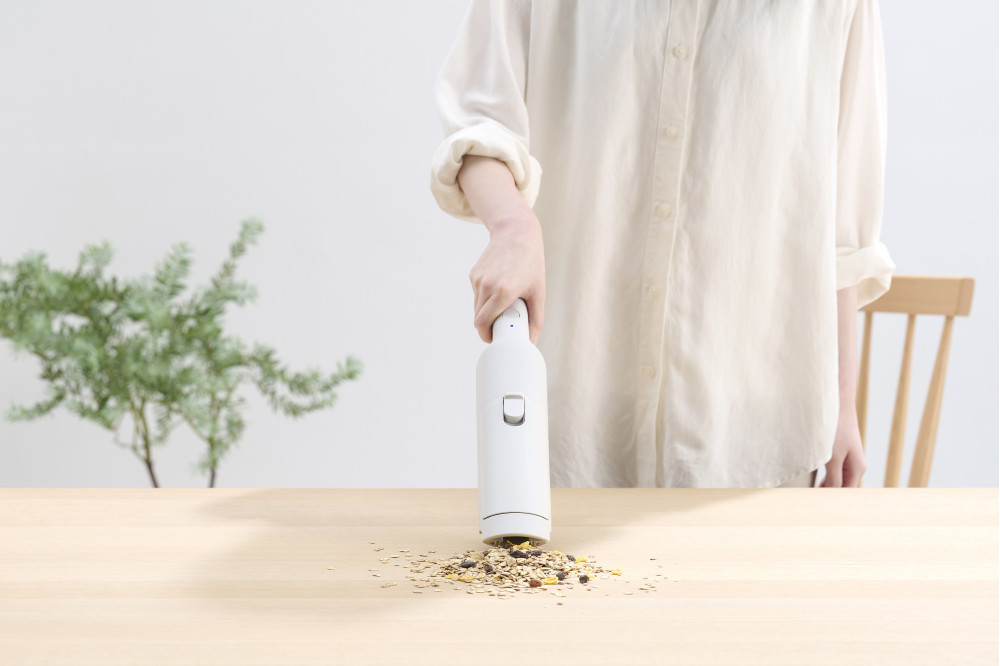 紙パック式ハンディクリーナー　HBD-31-W　ホワイト