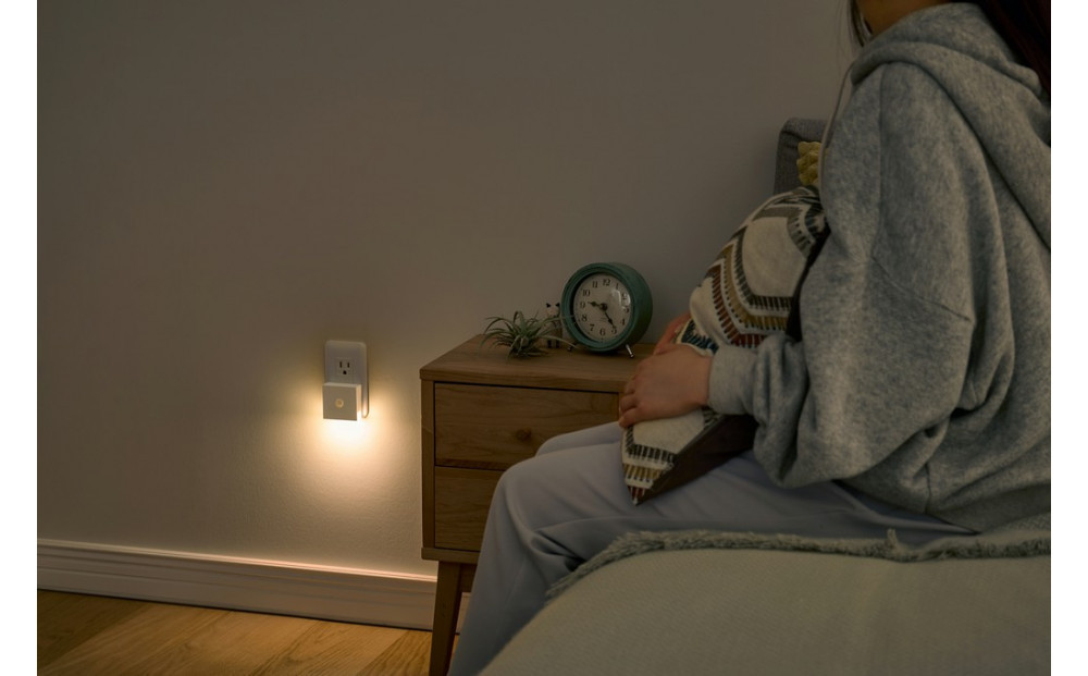 照明 コンセント式LEDセンサーライト CSL-MS