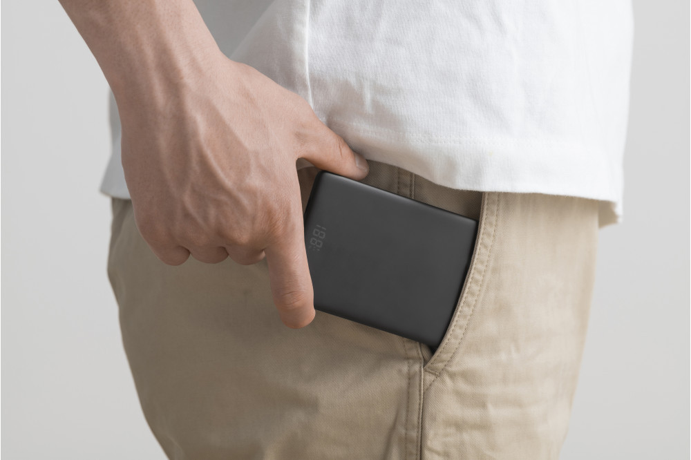 薄型モバイルバッテリー5000mAh　TW-A05020-B　ブラック