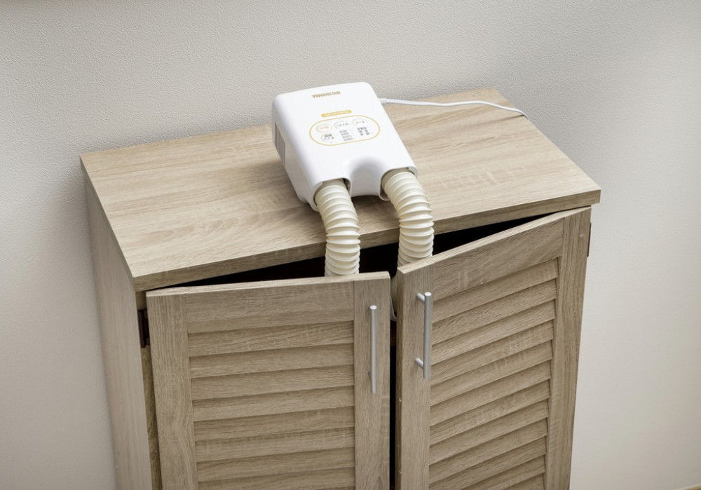 くつ乾燥機 靴乾燥機 アイリスオーヤマ ダブルノズル 脱臭 シューズドライヤー カラリエ オゾン コンパクト 靴用 乾燥 ブーツ コンパクト タイマー シューズ くつ 便利 冬 梅雨 靴乾燥機脱臭 おすすめ 人気 アイリス SD-C2-W