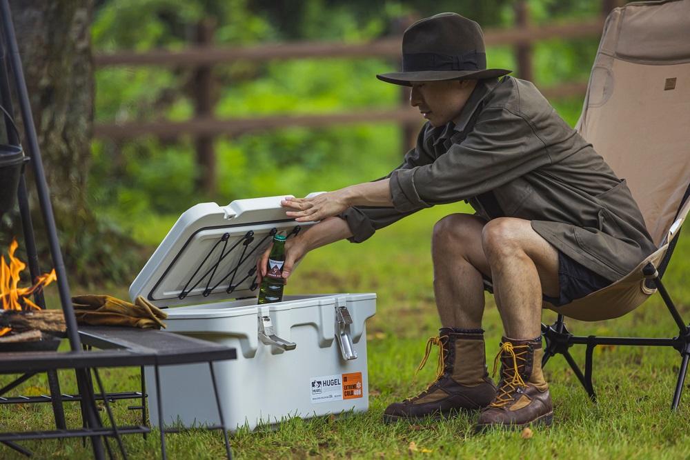 クーラーボックス ＨＵＧＥＬ 真空断熱クーラーボックス 20L  大容量 アイリスオーヤマ 6面真空断熱パネル 真空断熱 高保冷 アウトドア キャンプ BBQ 釣り スポーツ レジャー アイリスオーヤマ VITC-20 ホワイトアッシュ