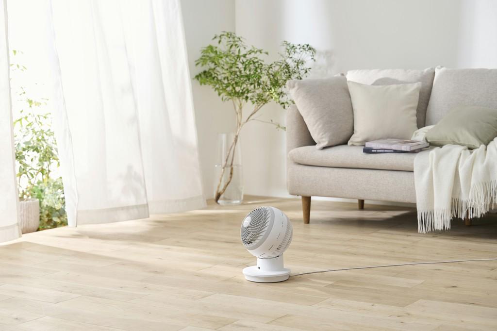 サーキュレーター　扇風機 DCモーター 　サーキュレーターアイ DC JET　PCF-SDC15T-EC-W ホワイト アイリスオーヤマ　換気 15cm 丸洗いできる　換気 新生活 リモコン付き首振り 小型 コンパクト 暖房 冷房 エアコン 家電