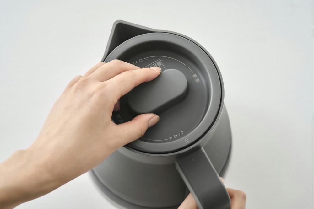 電気ケトル 0.8L アイリスオーヤマ 家電 電化製品 キッチン家電 転倒湯漏れ防止 簡単操作 空焚き防止 ステンレス おしゃれ 一人暮らし IBKT-800-H ウォームグレー