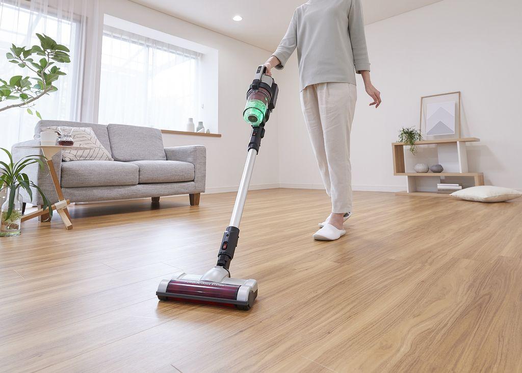 掃除機 充電式サイクロンスティッククリーナー パワーヘッド  アイリスオーヤマ シルバー 充電式クリーナー サイクロンスティッククリーナー ハンディ スティック 軽量 2WAY 充電式 パワフル 吸引力 コンパクト 小型 自走式 おすすめ 人気 アイリス SCD-130P-S シルバー