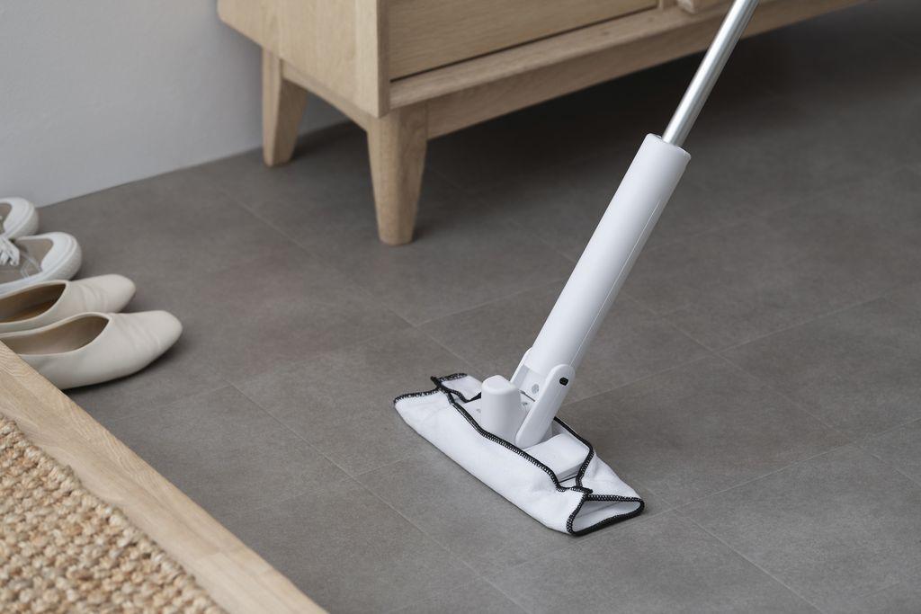 電動フロアワイパー コードレス 高速前後振動(約1,500回) 2モード 自立式 USBケーブル充電 アイリスオーヤマ 家電 電化製品 家庭用 SWD-B-W ホワイト