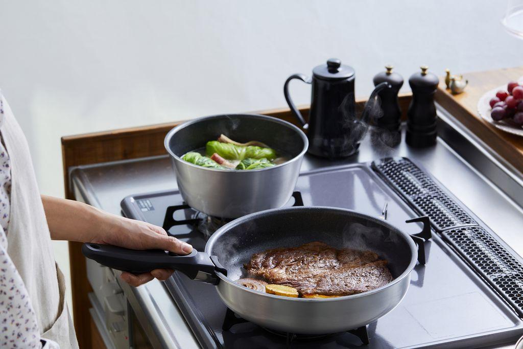 フライパン フライパンセット ダイヤモンドグレイス 10点セット アイリスオーヤマ IH ガス火 ギフト 新生活 キッチン 重ねて収納 オーブンOK お手入れ簡単 DG-S10S　シルバー