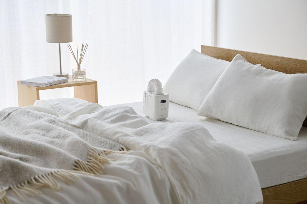 布団乾燥機 ふとん乾燥機 カラリエmini TURBO アイリスオーヤマ ハイパワー コンパクト 花粉対策 軽量 ダニ対策 家電 電化製品 オールシーズン JSK-S10-W ホワイト