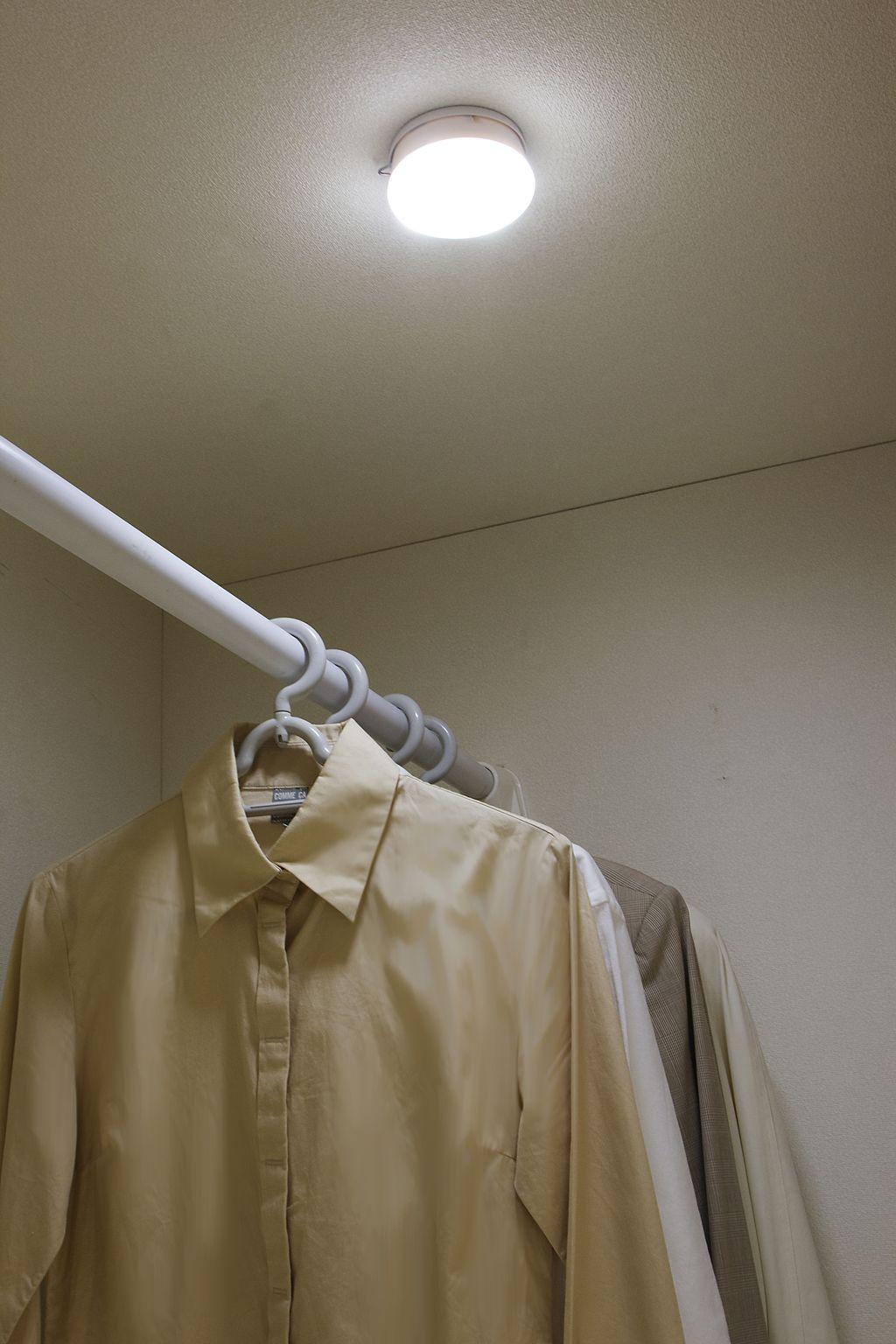 照明 乾電池式LEDセンサーライト マルチタイプ 昼白色 BSL40MN-WV2