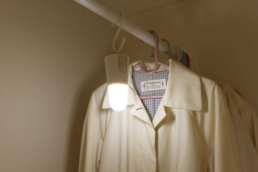 照明 乾電池式LEDセンサーライト スタンドタイプ 電球色 BSL40SL-WV2