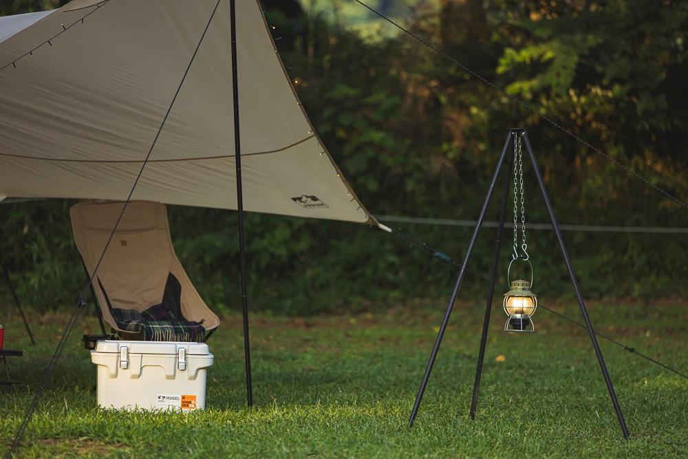 クーラーボックス ＨＵＧＥＬ 真空断熱クーラーボックス 20L  大容量 アイリスオーヤマ 6面真空断熱パネル 真空断熱 高保冷 アウトドア キャンプ BBQ 釣り スポーツ レジャー アイリスオーヤマ VITC-20 ホワイトアッシュ