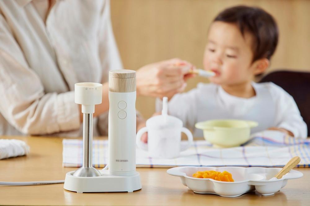 ブレンダー ハンドブレンダー アイリスオーヤマ ホワイト 離乳食 スムージー ハンドミキサー ジューサー 出産祝い プレゼント おしゃれ 時短調理 ホイッパー チョッパー まぜる つぶす きざむ 調理器具 おすすめ 人気 アイリス IHB-M301