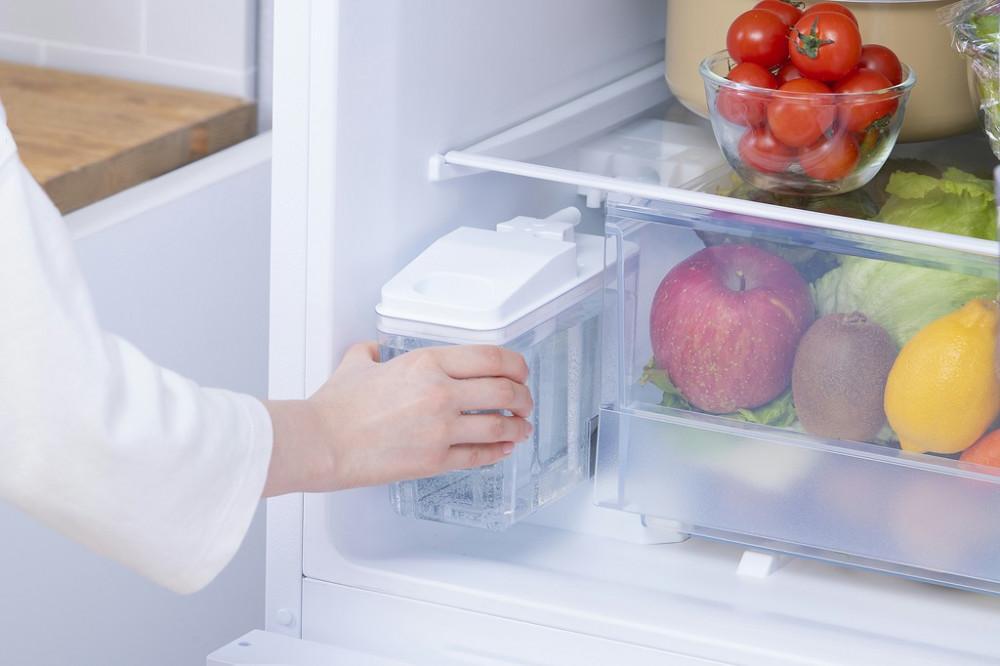 冷蔵庫 冷凍冷蔵庫 301L アイリスオーヤマ 大凍量 自動霜取り 自動製氷 2ドア 幅59.5 大容量 冷蔵 冷凍 冷蔵保存 冷凍保存 家電 電化製品 使いやすい 便利 おすすめ 人気 アイリス IRSN-I30A-W ホワイト