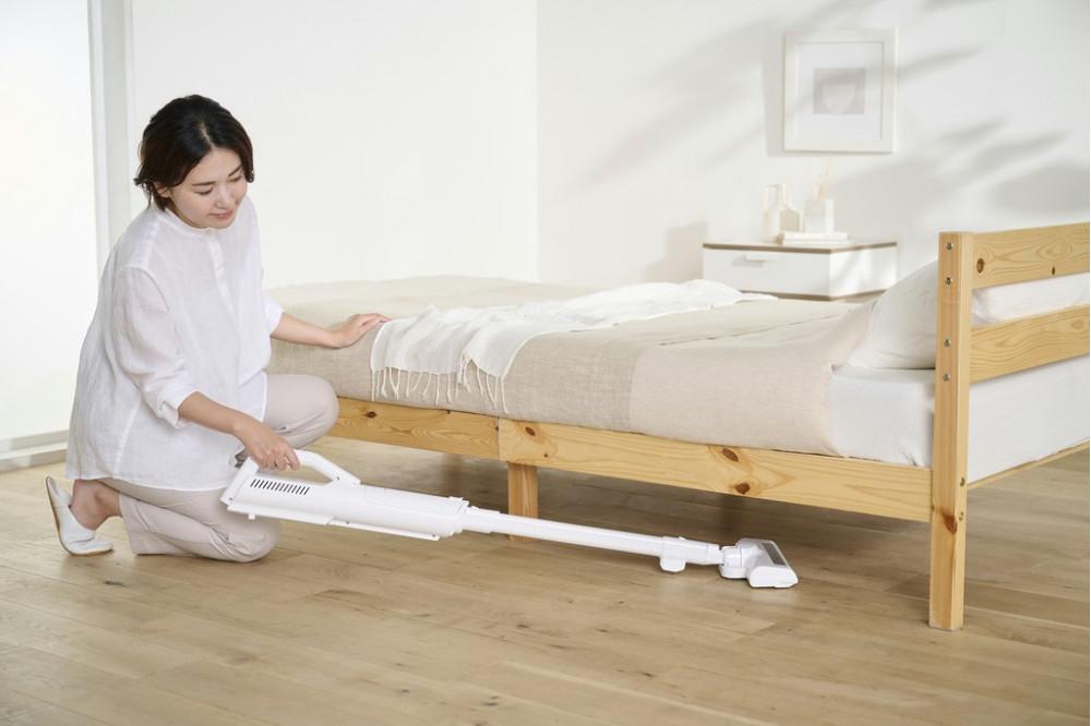 掃除機 充電式 紙パックスティッククリーナー アイリスオーヤマ ホワイト 充電式クリーナー ハンディ スティック 軽量 2WAY 充電式 パワフル 吸引力 コンパクト 小型 自走式 おすすめ 人気 アイリス SBD-77P-W ホワイト