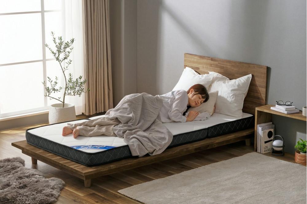 マットレス シングル 三つ折り ミニポケットコイル 厚さ11cm リバーシブル アイリスオーヤマ ポケットコイル ウレタンフォーム 快適 寝心地 新生活 軽量 通気性 PMTS11S-3S ホワイト